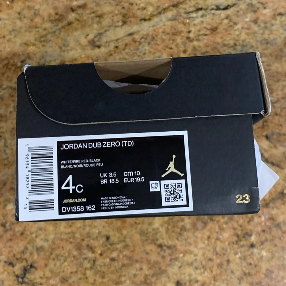 NEW Jordan Dub Zero Sneakers, Size 4C